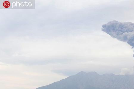 火山爆发物的高度