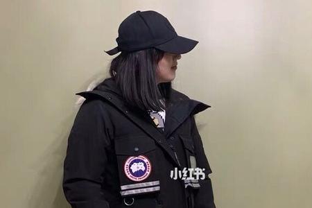 大鹅羽绒服拉链怎么拉