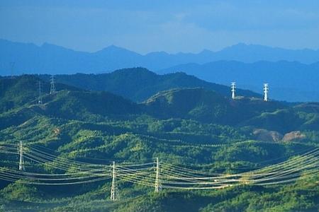 山川叠峦意思