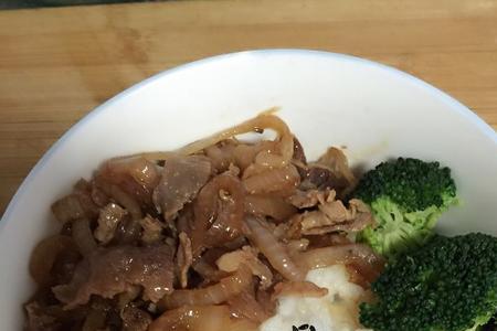 照烧牛肉饭是怎么做的