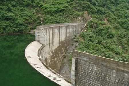 个人建小水电站供自己工厂用