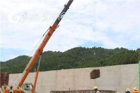 高速公路多少公里建一个涵洞