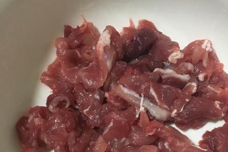 肉先腌制还是先焯水