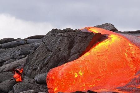 苏醒的火山是什么意思