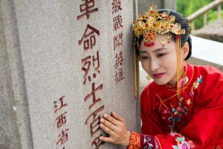 狼兵吼女匪首饰演者