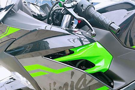 川崎ninja400改液晶屏吗