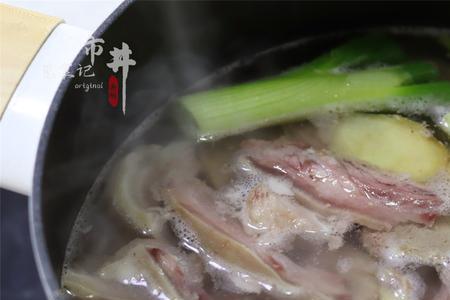 羊杂和羊肉哪个膻味更大