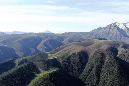 一山望着一山高出自哪里