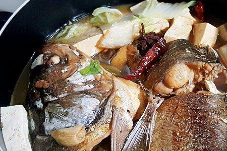 鲤鱼炖豆腐正宗做法