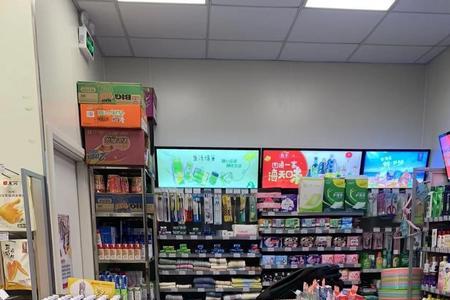 镇医院旁边开什么店