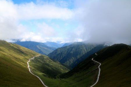 从前山地是金的山是什么山