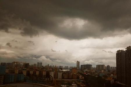 夏天哪个城市经常下雨