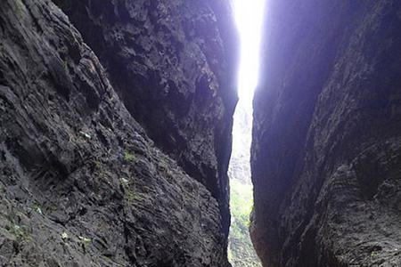 百里峡山顶是什么