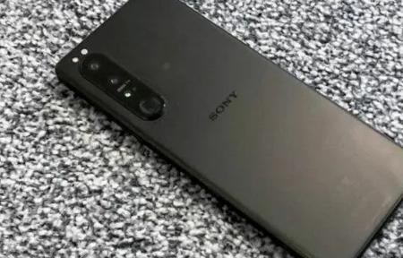 索尼xperia1iv充电和续航