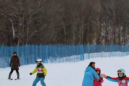 滑雪训练费钱吗