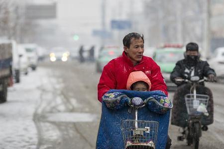 冬天摩托车电瓶多久充一次