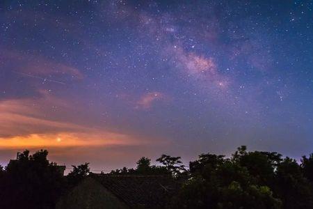 夜晚满树星河古诗词