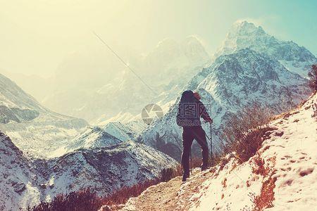 喜马拉雅山上人为什么不下山