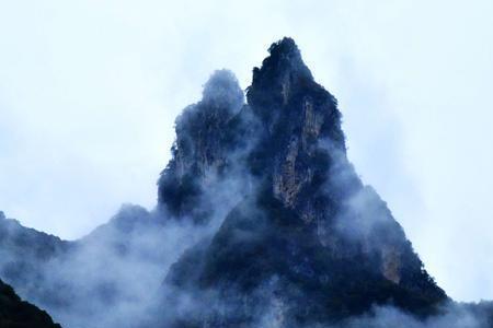 共度巫山雨是什么意思