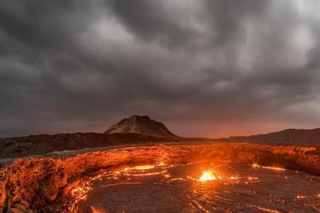 黄石火山在侏罗纪爆发过吗