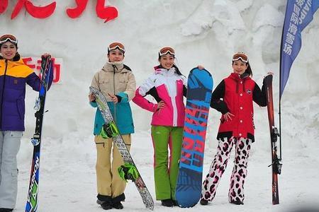 滑雪场应建在陡坡还是缓坡