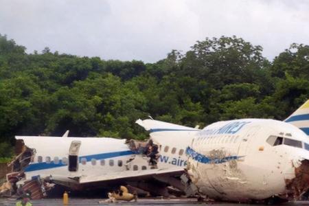 737-200客机能坐多少人