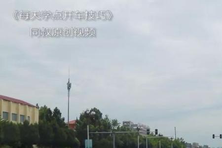 三车道主路和辅路有什么区别