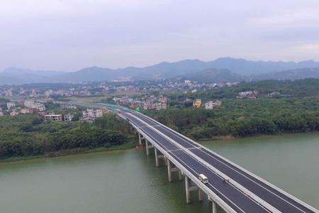 柳州至金秀高速公路何时通车