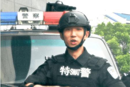 police什么梗