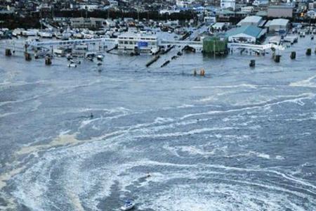 500米海啸能冲到陆地多远