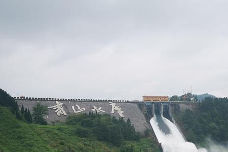 咸宁富水水库和青山水库哪个大