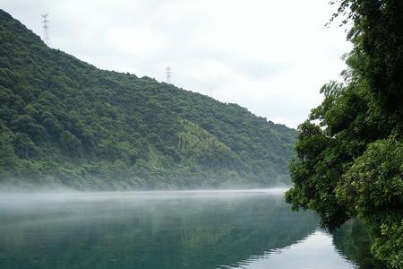 东江湖的雾气怎么形成的