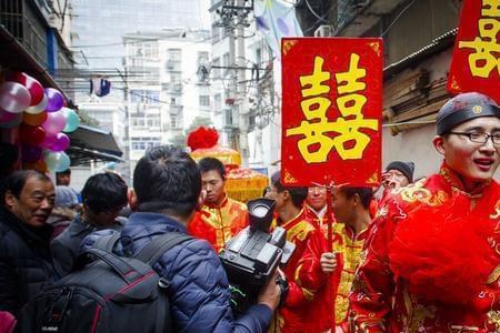 朋友介绍算媒人吗