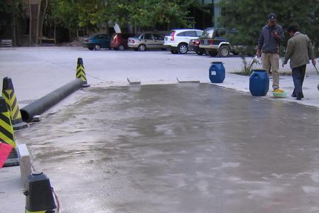 混凝土还没凝固就下雨没事吗