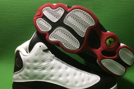 aj13碳板为什么像塑料