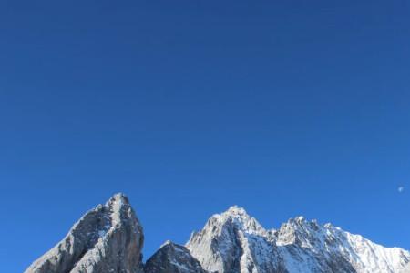 玉龙雪山石头是怎么形成的