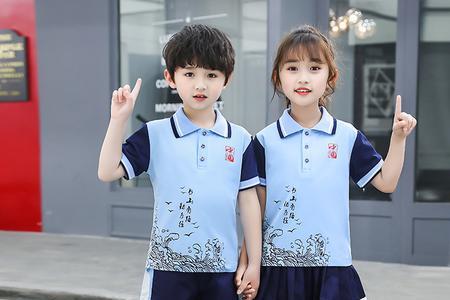 幼儿园校服大了好还是小点