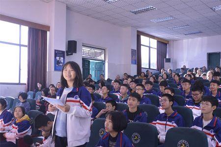 达州市达川中学住校生多吗