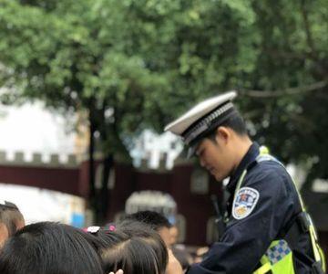 交警照相啦是什么意思