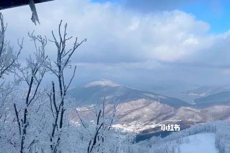 松花湖和长白山滑雪场哪个好