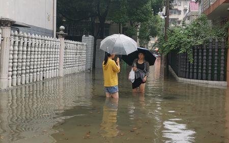 一楼门槛低下暴雨进水怎么办