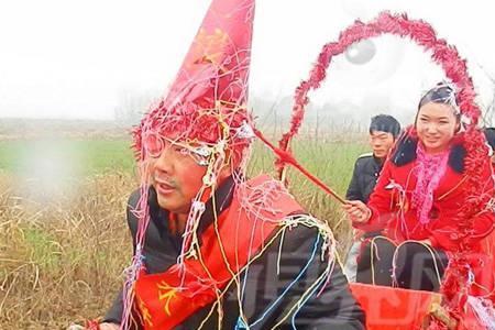 结婚媒人和上头婆区别