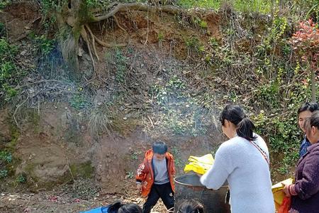 清明节纪念堂可以去烧纸吗