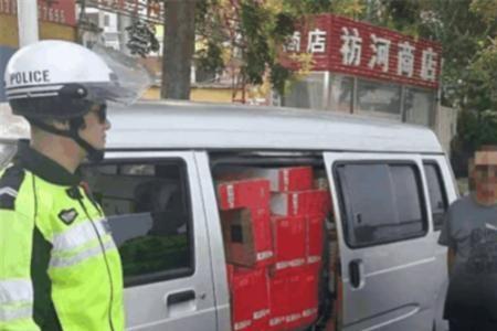 面包车安装窗帘交警会查吗