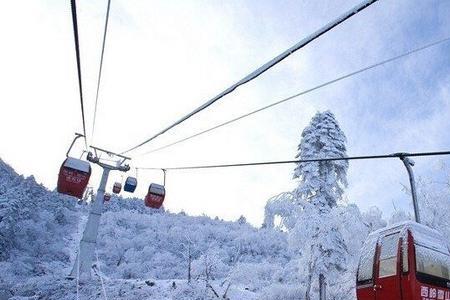 西岭雪山10月份需要穿什么衣服