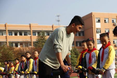 独轮车为什么代替不了自行车