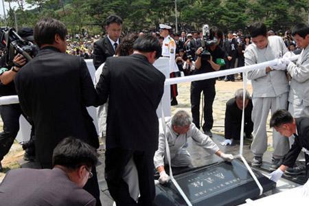 骨灰在殡仪馆一周年怎么祭奠