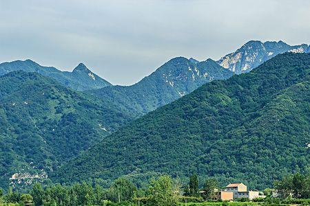 西安和四川之间的山脉