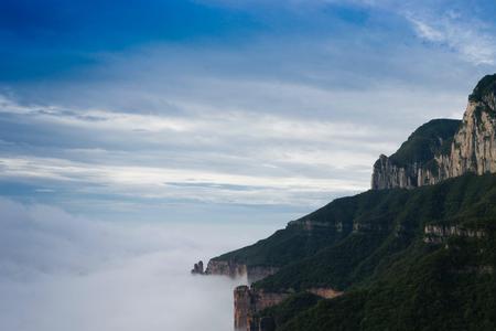 劈开太行山漳河穿山来什么意思