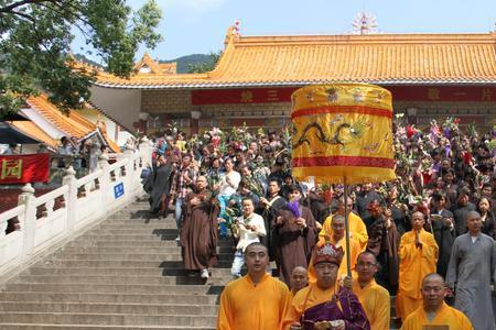 去深圳弘法寺怎么拜